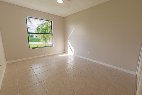 Villa ou maison à vendre à Port St. Lucie, Floride: 4 chambres, 176.7 m2 № 2426388 - photo 18
