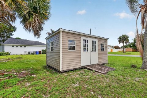 House in Vero Beach, Florida 3 bedrooms, 107.02 sq.m. № 2098080 - photo 29