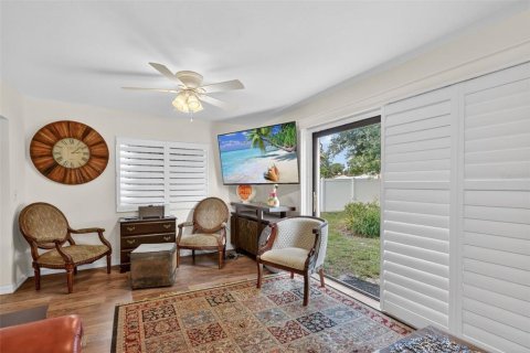 House in Vero Beach, Florida 3 bedrooms, 107.02 sq.m. № 2098080 - photo 16