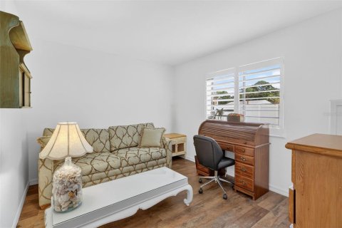 House in Vero Beach, Florida 3 bedrooms, 107.02 sq.m. № 2098080 - photo 26