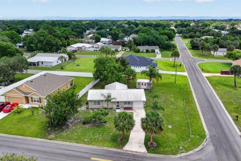 House in Vero Beach, Florida 3 bedrooms, 107.02 sq.m. № 2098080 - photo 3