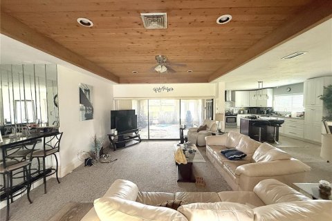 Casa en venta en Haines City, Florida, 2 dormitorios, 192.59 m2 № 1902207 - foto 6
