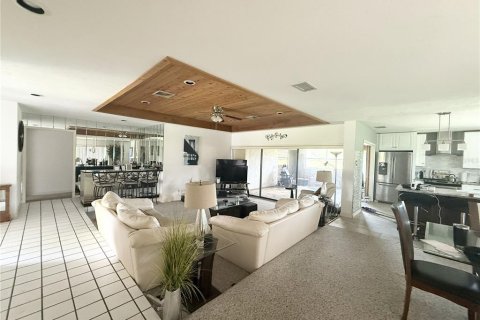 Casa en venta en Haines City, Florida, 2 dormitorios, 192.59 m2 № 1902207 - foto 2