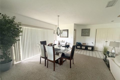 Casa en venta en Haines City, Florida, 2 dormitorios, 192.59 m2 № 1902207 - foto 5