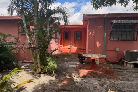 Immobilier commercial à vendre à Hialeah, Floride: 219.62 m2 № 1951160 - photo 10