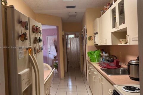 Immobilier commercial à vendre à Hialeah, Floride: 219.62 m2 № 1951160 - photo 6