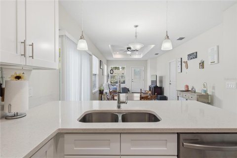 House in Eustis, Florida 3 bedrooms, 110.37 sq.m. № 2424340 - photo 13