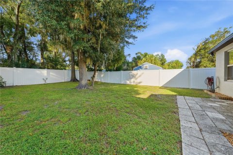 House in Eustis, Florida 3 bedrooms, 110.37 sq.m. № 2424340 - photo 5