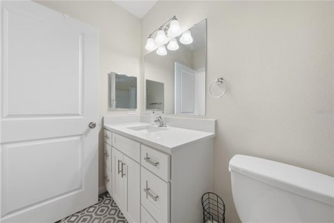 House in Eustis, Florida 3 bedrooms, 110.37 sq.m. № 2424340 - photo 16