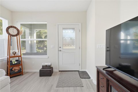 House in Eustis, Florida 3 bedrooms, 110.37 sq.m. № 2424340 - photo 9