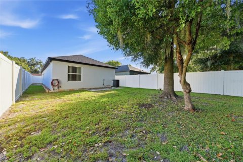 House in Eustis, Florida 3 bedrooms, 110.37 sq.m. № 2424340 - photo 27