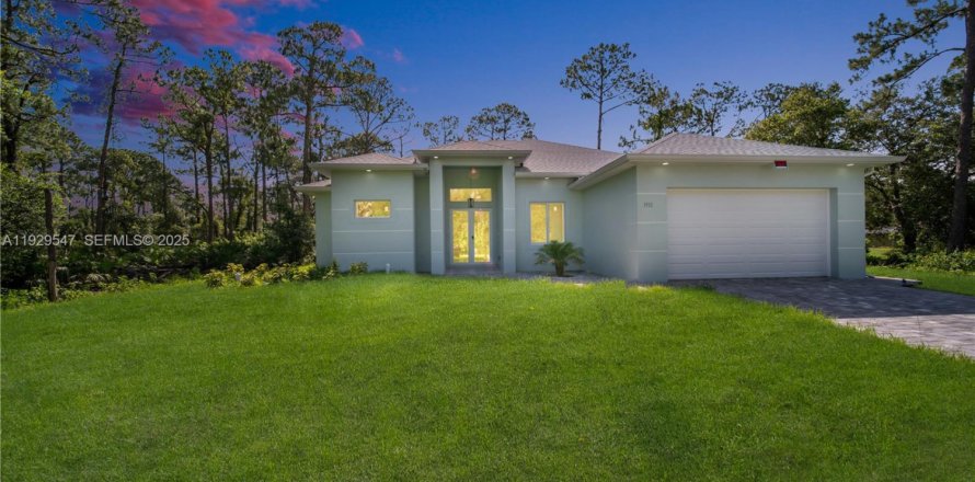 House in Lehigh Acres, Florida 4 bedrooms, 161.19 sq.m. № 1987690