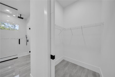 House in Lehigh Acres, Florida 4 bedrooms, 161.19 sq.m. № 1987690 - photo 12