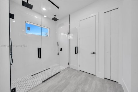 House in Lehigh Acres, Florida 4 bedrooms, 161.19 sq.m. № 1987690 - photo 15