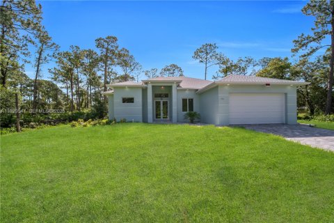 House in Lehigh Acres, Florida 4 bedrooms, 161.19 sq.m. № 1987690 - photo 2
