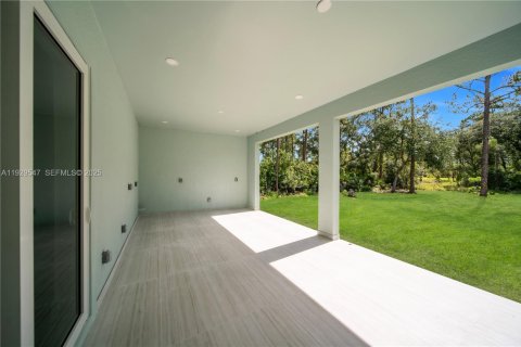 House in Lehigh Acres, Florida 4 bedrooms, 161.19 sq.m. № 1987690 - photo 29