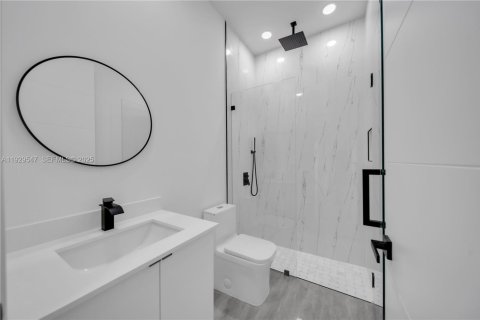 House in Lehigh Acres, Florida 4 bedrooms, 161.19 sq.m. № 1987690 - photo 20