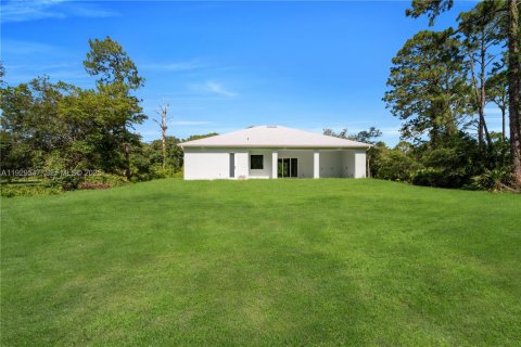 House in Lehigh Acres, Florida 4 bedrooms, 161.19 sq.m. № 1987690 - photo 26