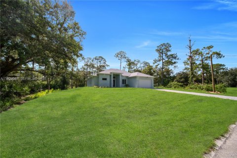 House in Lehigh Acres, Florida 4 bedrooms, 161.19 sq.m. № 1987690 - photo 23