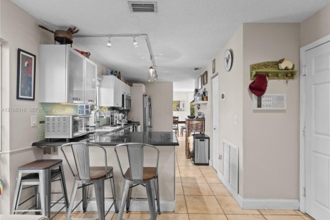 Villa ou maison à vendre à Doral, Floride: 4 chambres, 172.89 m2 № 2418177 - photo 16