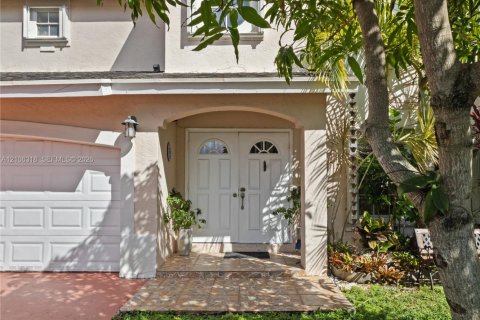 Villa ou maison à vendre à Doral, Floride: 4 chambres, 172.89 m2 № 2418177 - photo 4