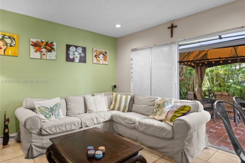 Villa ou maison à vendre à Doral, Floride: 4 chambres, 172.89 m2 № 2418177 - photo 21