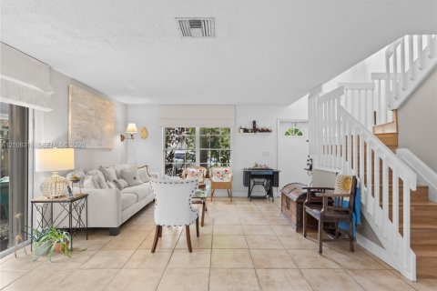 Villa ou maison à vendre à Doral, Floride: 4 chambres, 172.89 m2 № 2418177 - photo 10