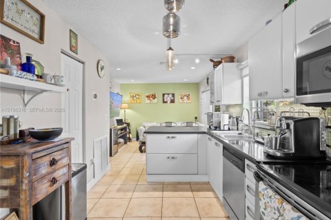 Villa ou maison à vendre à Doral, Floride: 4 chambres, 172.89 m2 № 2418177 - photo 18