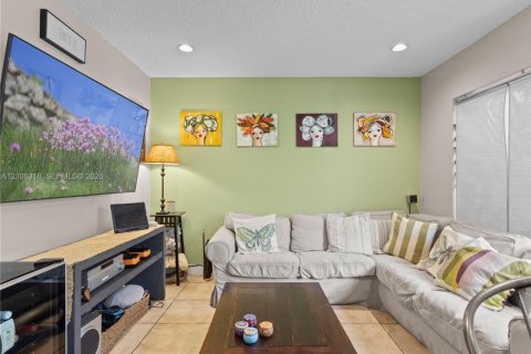 Villa ou maison à vendre à Doral, Floride: 4 chambres, 172.89 m2 № 2418177 - photo 19