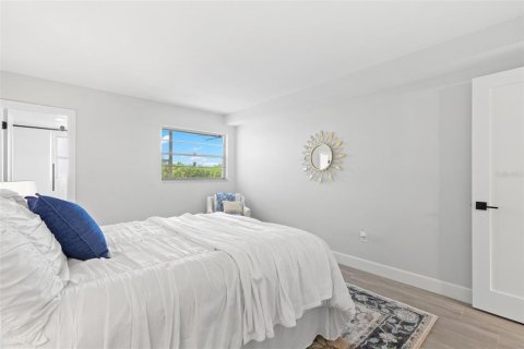 Condo in Dunedin, Florida, 2 bedrooms  № 2222793 - photo 18