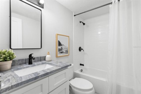 Condo in Dunedin, Florida, 2 bedrooms  № 2222793 - photo 22