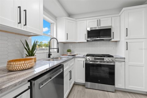 Condo in Dunedin, Florida, 2 bedrooms  № 2222793 - photo 9