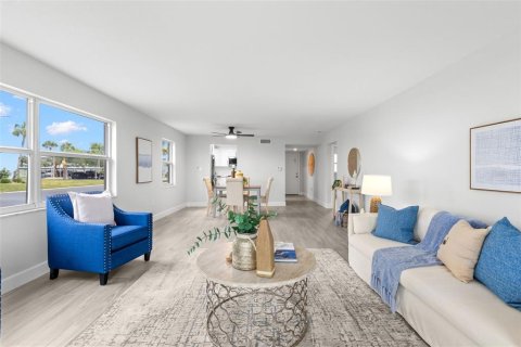 Condo in Dunedin, Florida, 2 bedrooms  № 2222793 - photo 3