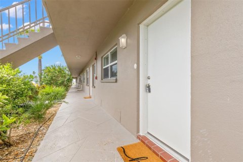 Condo in Dunedin, Florida, 2 bedrooms  № 2222793 - photo 26