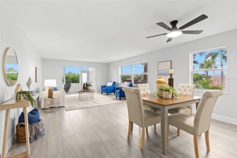Condo in Dunedin, Florida, 2 bedrooms  № 2222793 - photo 14