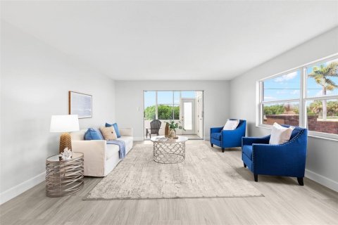 Condo in Dunedin, Florida, 2 bedrooms  № 2222793 - photo 4