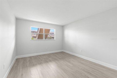 Condo in Dunedin, Florida, 2 bedrooms  № 2222793 - photo 19