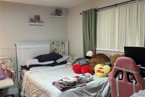 Condo in Plantation, Florida, 2 bedrooms  № 2005076 - photo 30