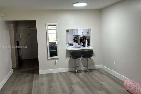 Condo in Plantation, Florida, 2 bedrooms  № 2005076 - photo 20