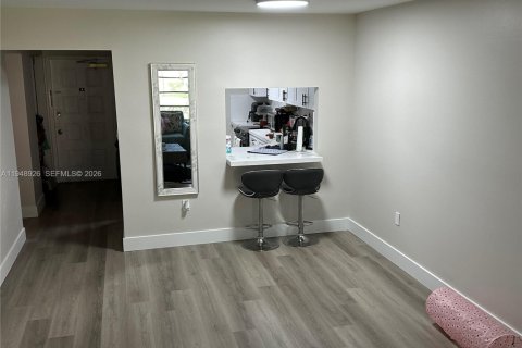 Condo in Plantation, Florida, 2 bedrooms  № 2005076 - photo 21