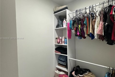 Condo in Plantation, Florida, 2 bedrooms  № 2005076 - photo 10