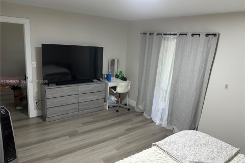 Condo in Plantation, Florida, 2 bedrooms  № 2005076 - photo 5