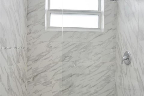 Condo in Lauderdale-by-the-Sea, Florida, 2 bedrooms  № 2028790 - photo 13