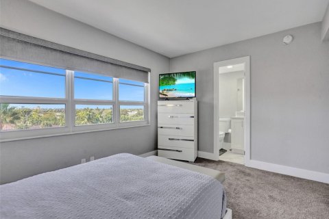 Condo in Lauderdale-by-the-Sea, Florida, 2 bedrooms  № 2028790 - photo 9