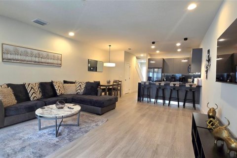 Touwnhouse à louer à Clermont, Floride: 3 chambres, 172.05 m2 № 2359347 - photo 2