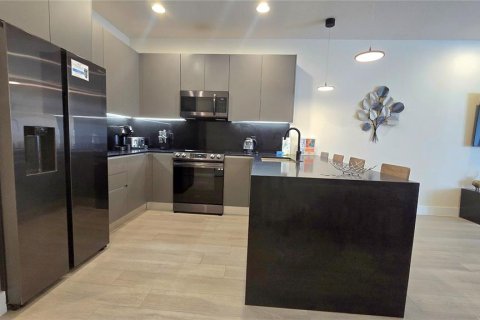 Touwnhouse à louer à Clermont, Floride: 3 chambres, 172.05 m2 № 2359347 - photo 9