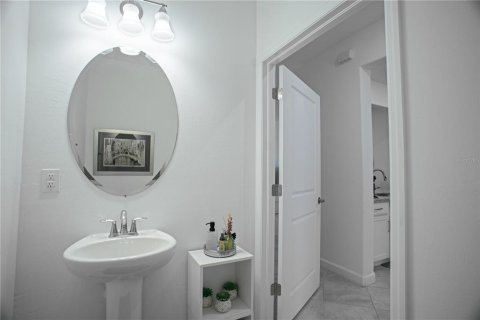 Townhouse in Bradenton, Florida 3 bedrooms, 174.56 sq.m. № 1657651 - photo 28