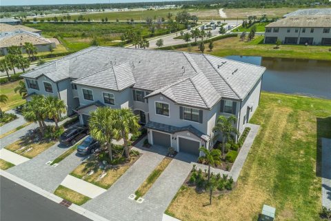 Townhouse in Bradenton, Florida 3 bedrooms, 174.56 sq.m. № 1657651 - photo 1