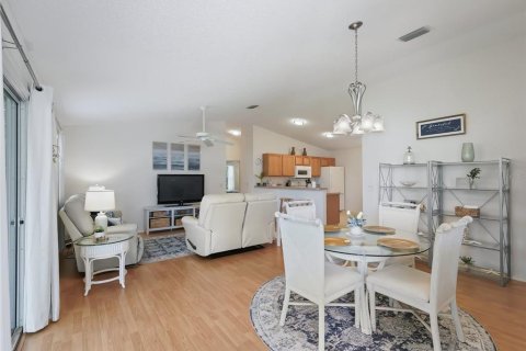 Casa en alquiler en The Villages, Florida, 2 dormitorios, 107.4 m2 № 1835684 - foto 5