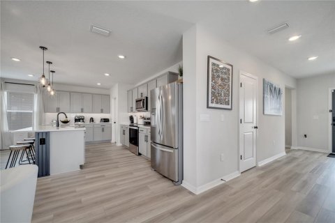 House in Orlando, Florida 4 bedrooms, 217.76 sq.m. № 1598309 - photo 17